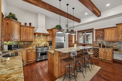Custom mountain chalet tucked into the trees at Tamarack Resort - photo 10