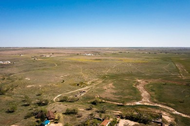 Amazing potential with a close proximity to town, the property - photo 6