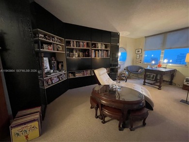 Quiet north beach area of Collins, on the ocean. Building has