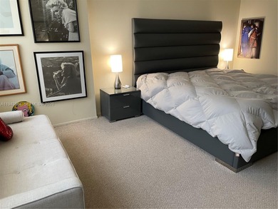 Quiet north beach area of Collins, on the ocean. Building has