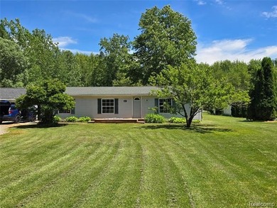 Country location with a little under 2 acres. Quarter acre - photo 1