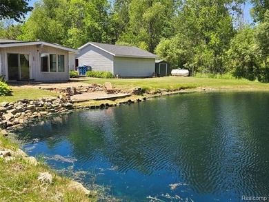 Country location with a little under 2 acres. Quarter acre - photo 2