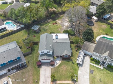 Spacious 4-Bedroom Home in Stonebridge Neighborhood Large - photo 4