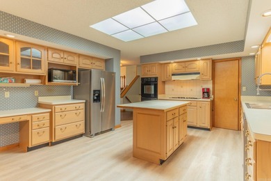Looking for a home that's been lovingly maintained and built by - photo 11