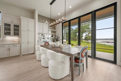 Just over an hour from Dallas, this stunning five-bedroom - photo 15