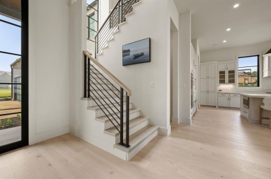 Just over an hour from Dallas, this stunning five-bedroom - photo 20