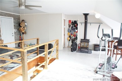 List price is below appraisal, NEW ROOF COMING SOON! Sitting at - photo 23