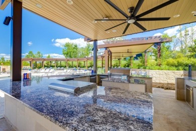 Just over an hour from Dallas, this stunning five-bedroom - photo 25