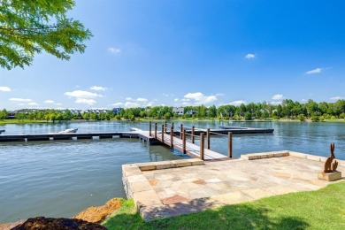 Just over an hour from Dallas, this stunning five-bedroom - photo 27