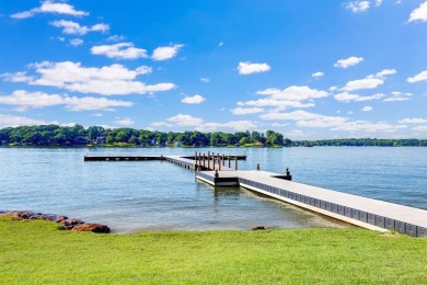 Just over an hour from Dallas, this stunning five-bedroom - photo 28