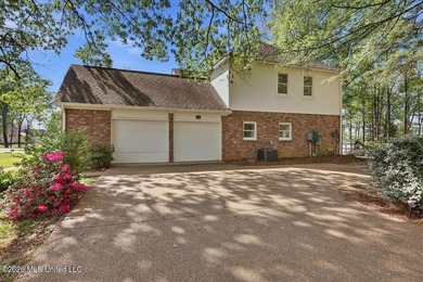Fairy-Tale Living in Lake Caroline Beautiful 4-bedroom, 2.5-bath - photo 4