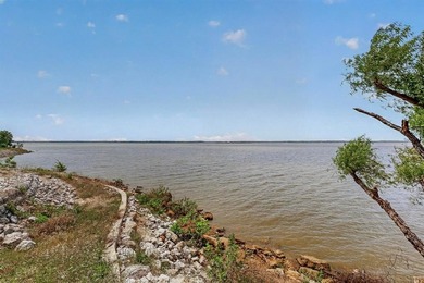Welcome to this stunning Lake Lewisville Lakefront Estate, where - photo 36