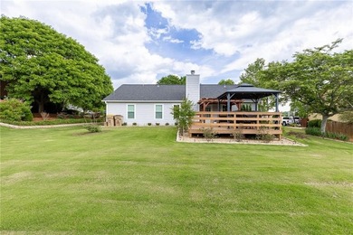 Beautifully updated 3-bedroom, 2-bath ranch nestled on a private - photo 42