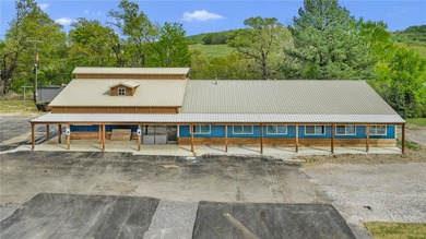Turnkey restaurant opportunity on beautiful Lake Tenkiller with - photo 2
