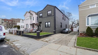 Charming Legal 2Family Home in the heart of Rosedale! Welcome to - photo 2