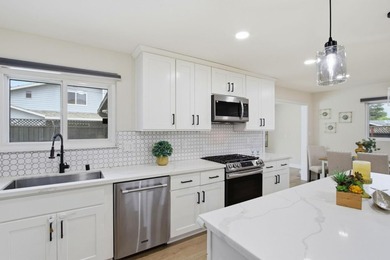 Welcome to 519 Cheyenne Ln*** A residence that perfectly - photo 6