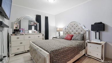 Charming Legal 2Family Home in the heart of Rosedale! Welcome to - photo 7