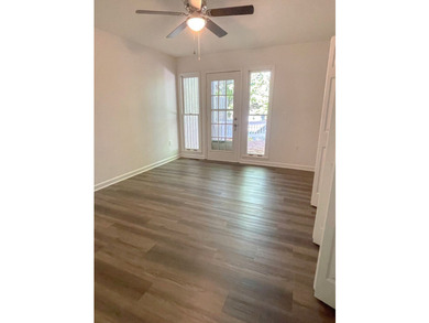 Beautifully renovated condo located in the desirable Holiday - photo 11