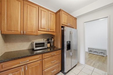 Beautiful and spacious one bedroom (PLUS BONUS ROOM) in the - photo 14