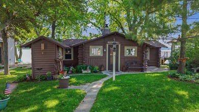 1930's original 3 season log cabin situated on 50' of prime Fox - photo 16