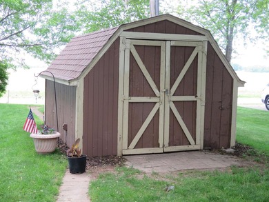 1930's original 3 season log cabin situated on 50' of prime Fox - photo 18
