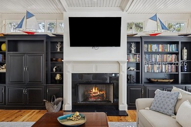Welcome to a remarkable coastal retreat ideally positioned just - photo 19
