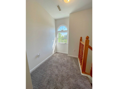 Beautifully renovated condo located in the desirable Holiday - photo 20