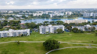Charming 1-bedroom, 1-bath residence located on the 3rd floor in - photo 2