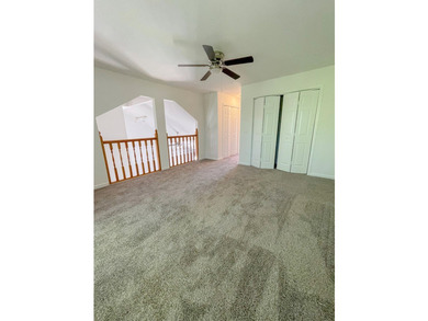 Beautifully renovated condo located in the desirable Holiday - photo 23