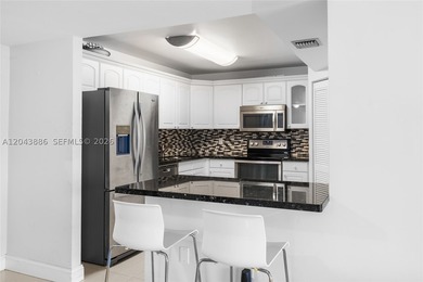 Enjoy oceanfront living in this two-bedroom, two-bathroom condo - photo 4