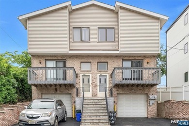 Hudson River Home For Sale in Fort Lee New Jersey