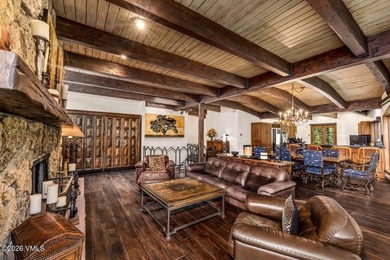 This extraordinary five-bedroom penthouse has remained quietly - photo 11