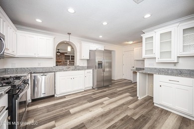 GOLF CART DISTRICT, CLOSE TO DOWNTOWN! Bring your golf cart to - photo 17