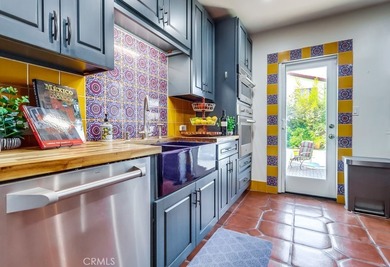 Located in the heart of Retro Row within the highly sought-after - photo 19