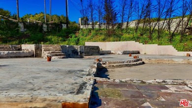 TWO SEPARATE LOTS TO BE SOLD together and escrow shall close - photo 21