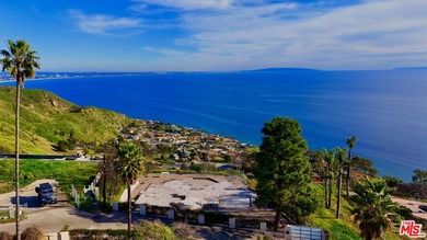TWO SEPARATE LOTS TO BE SOLD together and escrow shall close - photo 23