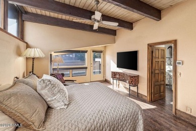 This extraordinary five-bedroom penthouse has remained quietly - photo 31