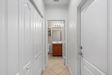 Welcome to this charming 3-bedroom, 2.5-bathroom townhouse - photo 4