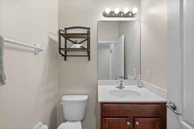 Welcome to this charming 3-bedroom, 2.5-bathroom townhouse - photo 5