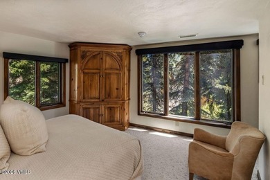 This extraordinary five-bedroom penthouse has remained quietly - photo 40