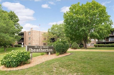 Beautifully updated, move-in-ready condo in a wonderful - photo 1