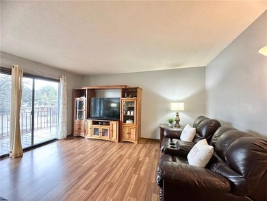 Beautifully updated, move-in-ready condo in a wonderful - photo 9
