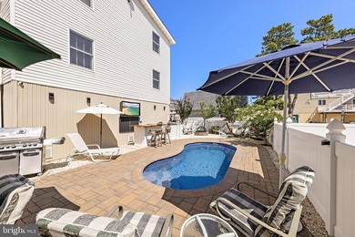 This impressive contemporary offers 3,472 sq ft of beautifully - photo 3
