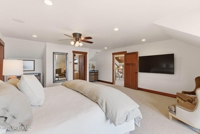 Experience the finest of Northwest luxury waterfront living on - photo 42