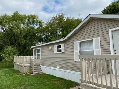 PRIME LOT ON THE CREEK!!! NEWLY REMODELED IN 2022! This 3 - photo 4