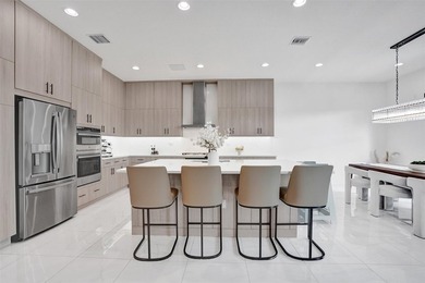 Honolulu model home where modern design meets everyday comfort - photo 18