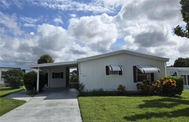 Lake Home For Sale in Zellwood, Florida