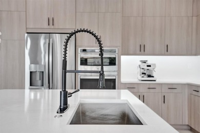 Honolulu model home where modern design meets everyday comfort - photo 21