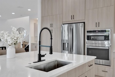 Honolulu model home where modern design meets everyday comfort - photo 25