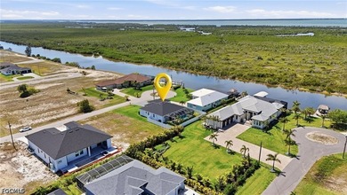 Welcome to this beautifully updated 4-bedroom + den, 3-bath pool - photo 29